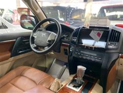 تۆیۆتا لاند کروزەر